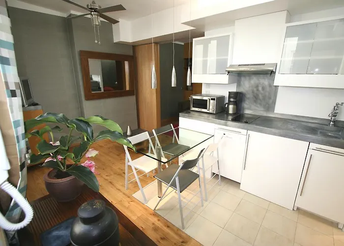 Paris Interiors Rentals - Le Marais Louvre - Notre Dame